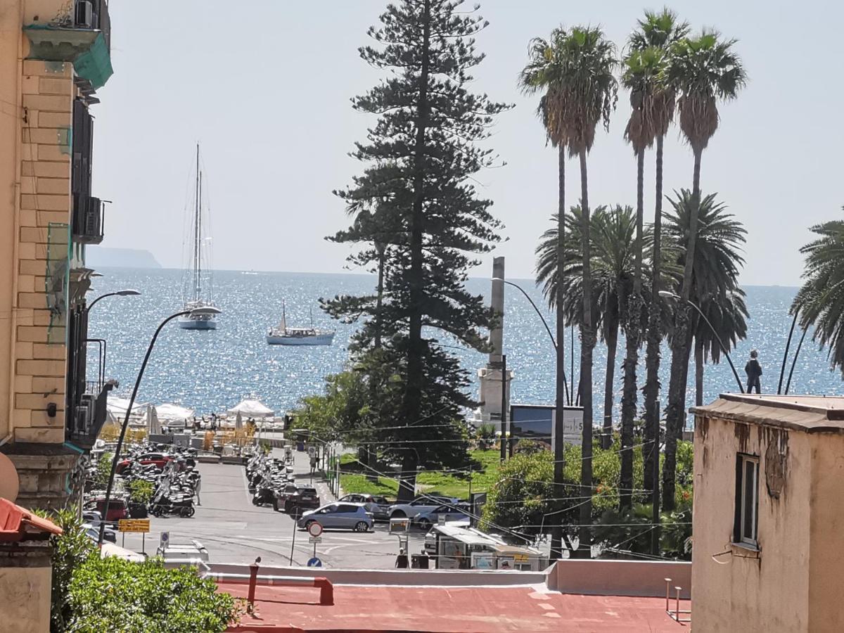 Apartmán Napoli Centro Chiaia Exteriér fotografie