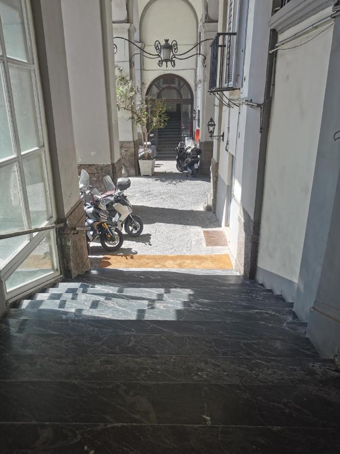 Apartmán Napoli Centro Chiaia Exteriér fotografie
