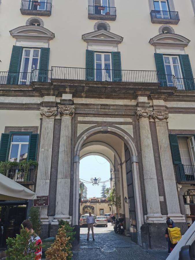 Apartmán Napoli Centro Chiaia Exteriér fotografie