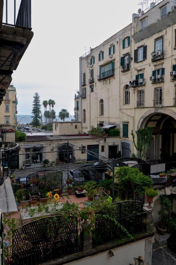 Apartmán Napoli Centro Chiaia Exteriér fotografie